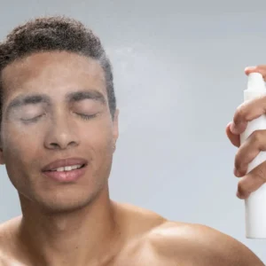Solution visage douce en brume pour peau sèche déshydratée et sensible