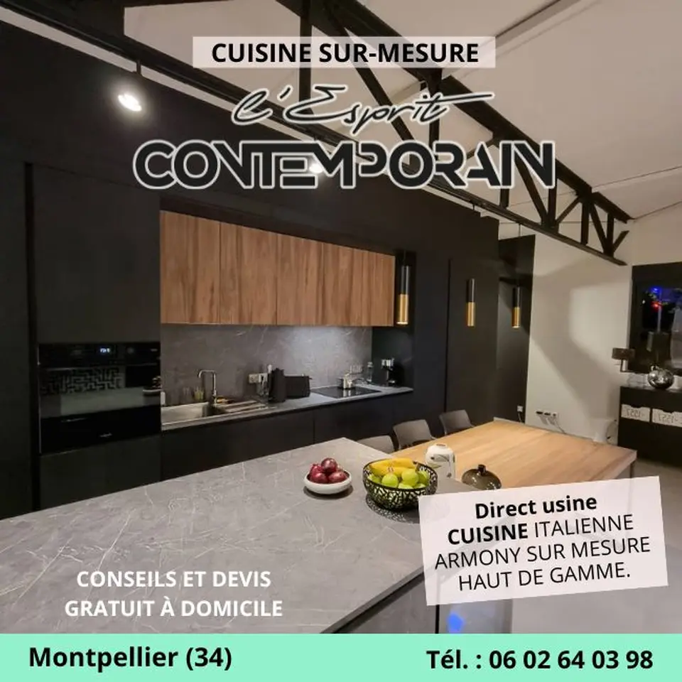 Cuisine contemporaine en gris clair, gris foncé et bois et logo de L'Esprit Contemporain